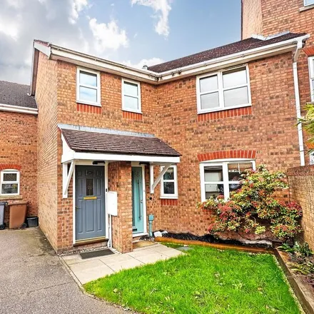 Rent this 2 bed apartment on Ledwell in Dickens Heath, B90 1SL