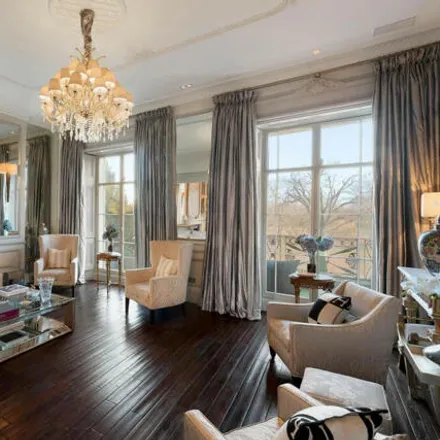 Rent this 7 bed townhouse on 3 Hanover Terrace in London, NW1 4RJ