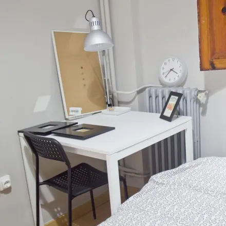 Rent this 7 bed room on ValenciaFlats Centro Ciudad in Carrer de Juan de Mena / Carrer d'Espinosa, 13