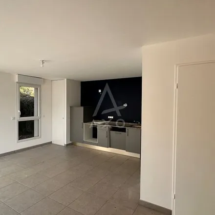 Rent this 3 bed apartment on 4 Rue abbé rené giraudet in 85600 Montaigu-Vendée, France
