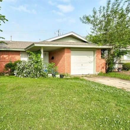 Image 2 - 231 S Bristow Ave, Moore, Oklahoma, 73160 - House for sale