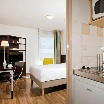 Rent this 2 bed apartment on 9 Boulevard de la Mothe in 54100 Nancy, France