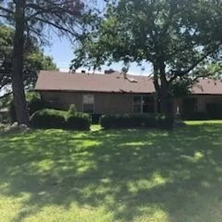 Image 1 - 7005 Russell Curry Road, Arlington, TX 76001, USA - House for sale