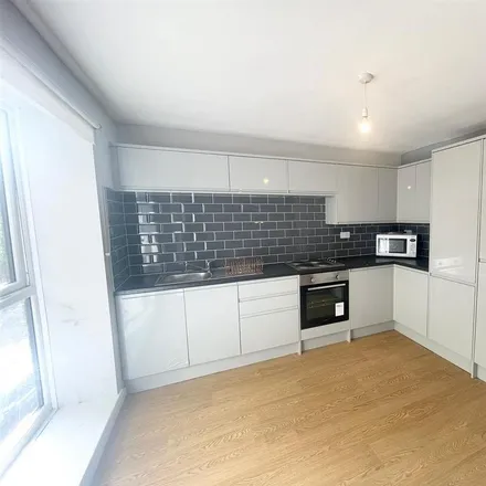 Rent this 5 bed townhouse on 7 Park Ravine in Nottingham, NG7 1DJ