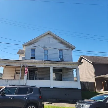 Buy this 4 bed house on 1004 Clover Street in Wellsville, OH 43968