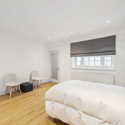 Rent this 4 bed apartment on 27 Sydney Street in London, SW3 6JN