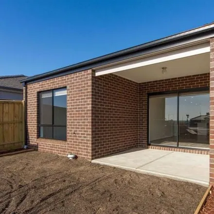 Rent this 3 bed apartment on Murray Road in Thornhill Park VIC 3335, Australia