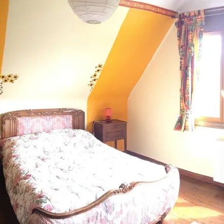 Rent this 6 bed house on Rue Fétérel in 22310 Plestin-les-Grèves, France