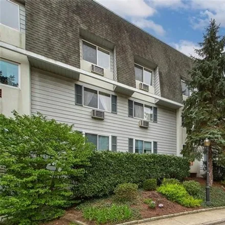 Buy this 2 bed condo on 1035 East Boston Post Road in Village of Mamaroneck, NY 10543