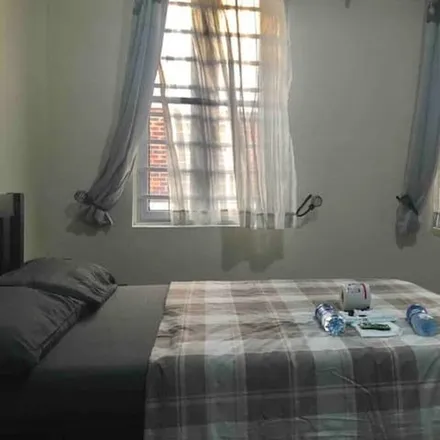 Rent this 2 bed house on Lagos