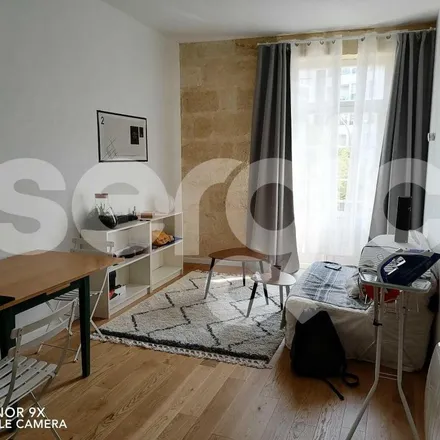 Image 1 - 16 Place Canteloup, 33800 Bordeaux, France - Apartment for rent
