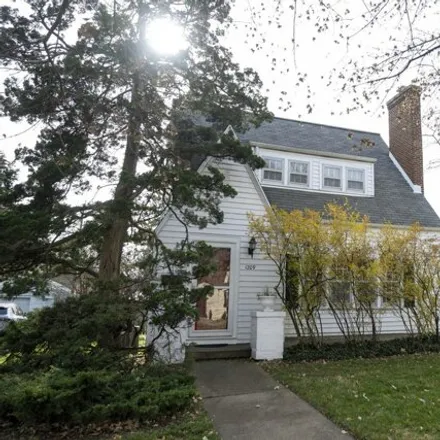 Image 1 - 1241 West Daniel Street, Champaign, IL 61821, USA - House for sale