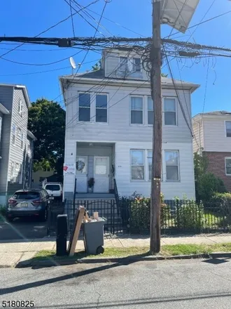 Image 1 - 477 East 33rd Street, Paterson, NJ 07504, USA - Townhouse for sale