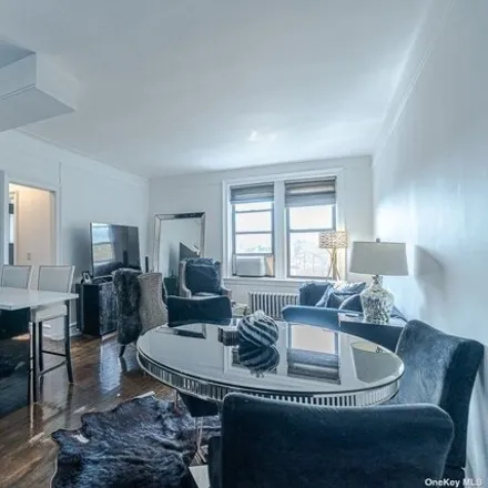 Image 2 - 154-36 12th Avenue, New York, NY 11357, USA - Apartment for sale