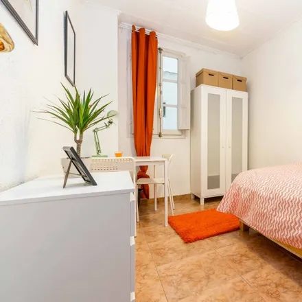 Rent this 5 bed room on Carrer de Cuba in 75, 46006 Valencia
