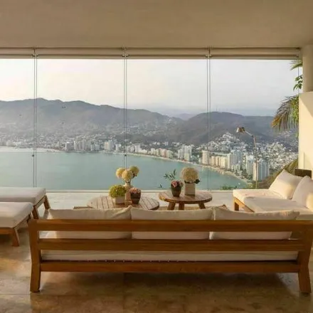 Buy this 5 bed house on Avenida Escénica in Fraccionamiento Las Brisas, 39300 Acapulco