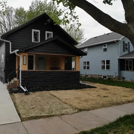 Buy this 3 bed house on 721 East Circle Street in Appleton, WI 54911
