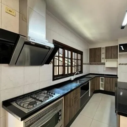 Buy this 3 bed house on Rua Melo Coutinho in Campo Limpo, São Paulo - SP
