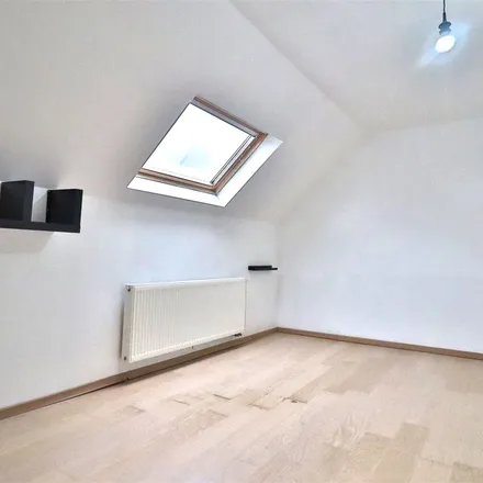 Rent this 1 bed apartment on Pluimstraat 78 in 8500 Kortrijk, Belgium