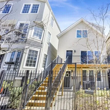 Image 1 - 3249 North Leavitt Street, Chicago, IL 60625, USA - House for sale