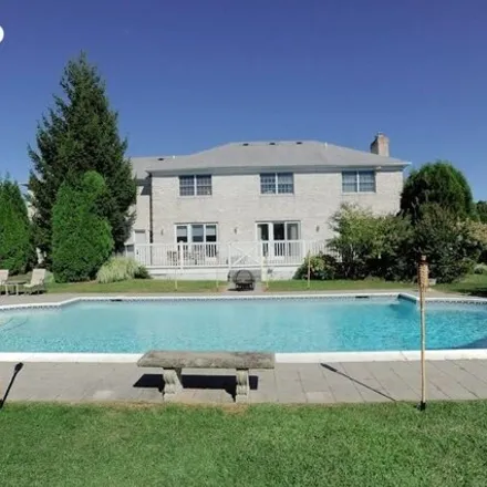Rent this 6 bed house on 37 Pheasant Close W in Southampton, New York