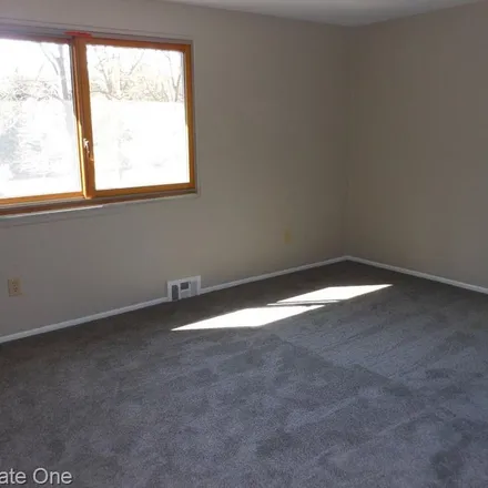 Rent this 3 bed apartment on 912 Oxbow Lake Road in White Lake Charter Township, MI 48386