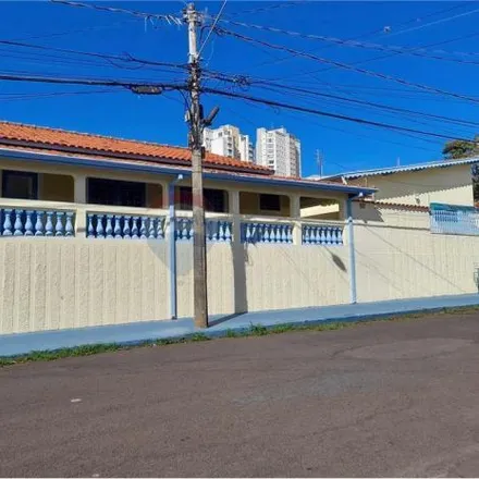 Buy this 3 bed house on Rua Vicente da Rocha Torres in Vila Casa Branca, Botucatu - SP