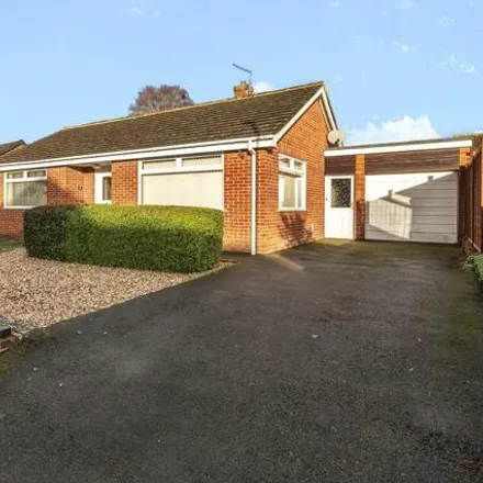Buy this 2 bed house on Kennedy Road in Chesterton, OX26 2BG