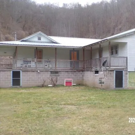 Buy this 2 bed house on Cemetery Road in Floyd County, KY 41649