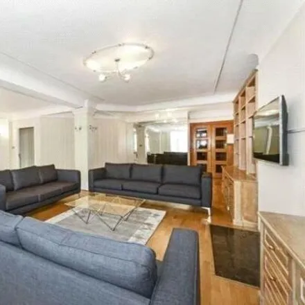 Rent this 4 bed room on Strathmore Court in 143 Park Road, London