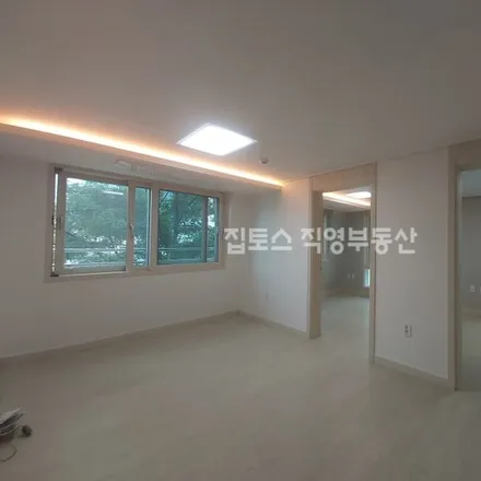 Rent this 2 bed apartment on 서울특별시 강남구 역삼동 637-15