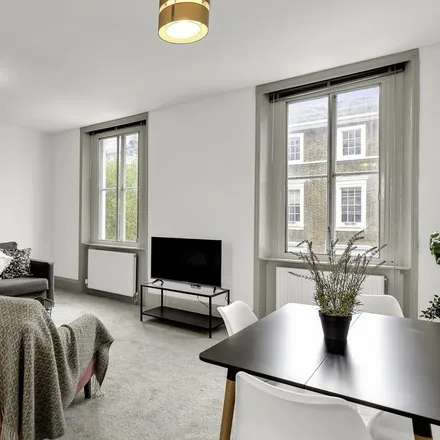 Rent this 2 bed apartment on 30 Chilworth Street in London, W2 6DT