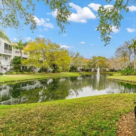 Image 3 - 1801 High Point Drive, Sarasota, FL 34236, USA - Condo for sale