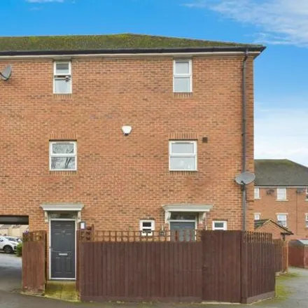Buy this 2 bed house on Lockwood Close in Harlow Crescent, Milton Keynes
