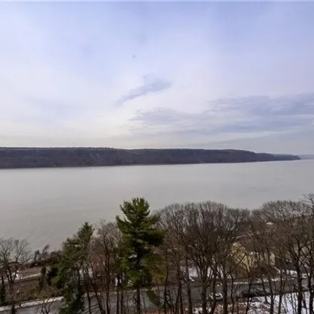 Image 1 - 1020 Warburton Avenue, City of Yonkers, NY 10701, USA - Condo for sale