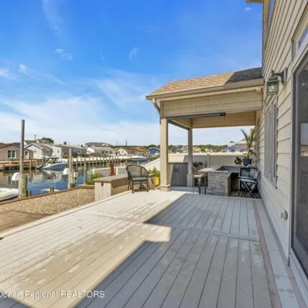 Image 8 - 1200 Pengiun Court, Forked River Beach, Lacey Township, NJ 08731, USA - House for sale