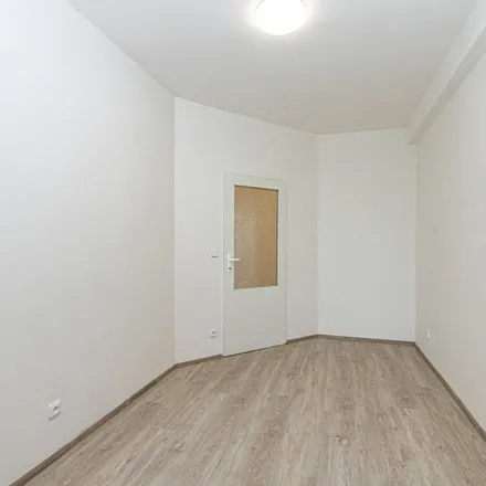 Rent this 3 bed apartment on Lumiérů 442/31 in 152 00 Prague, Czechia