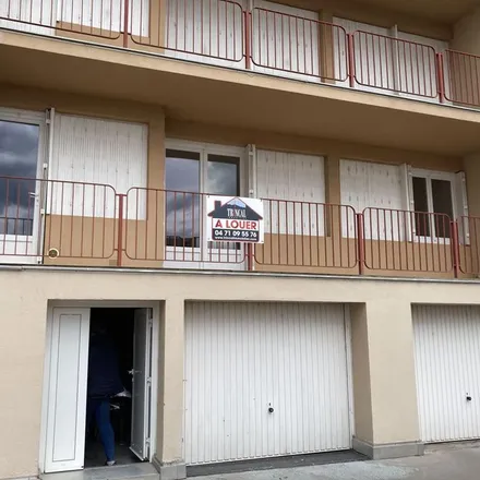 Rent this 4 bed apartment on 21 Rue Saint-François Régis in 43000 Le Puy-en-Velay, France