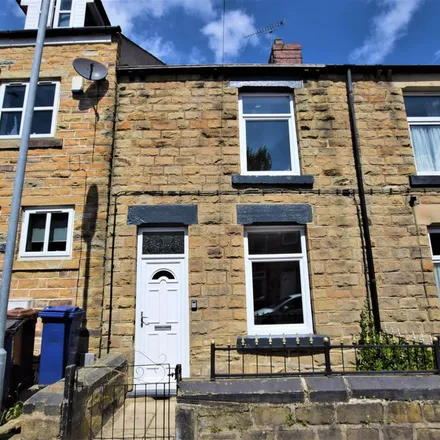 Rent this 3 bed apartment on Victoria Street in Darfield, S73 9EX
