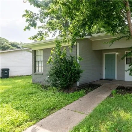 Rent this 2 bed house on 628 West Ridge Drive in College Station, TX 77845