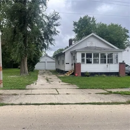 Buy this 2 bed house on 1963 West Division Street in Decatur, IL 62526