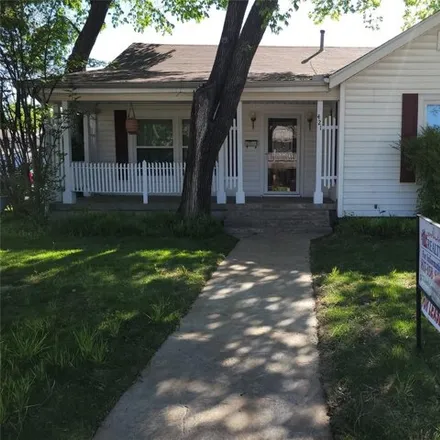 Rent this 2 bed house on 509 East Franklin Street in Grapevine, TX 76051