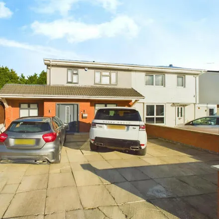 Buy this 4 bed duplex on Glazebrook Road in Leicester, LE3 9NS