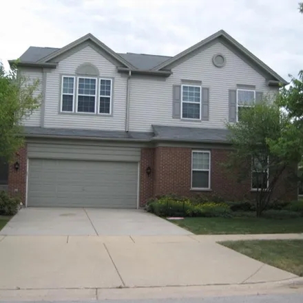 Rent this 3 bed townhouse on 914 Elizabeth Drive in Streamwood, IL 60107