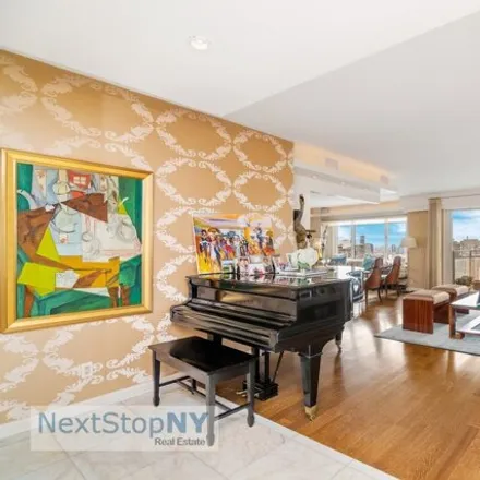 Image 1 - The Excelsior, 303 East 57th Street, New York, NY 10022, USA - Apartment for sale
