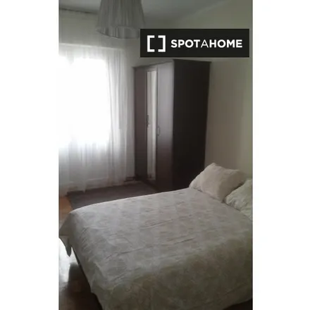 Rent this 3 bed room on Avenida Carlos III el Noble in 20, 31002 Pamplona