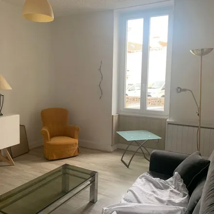 Image 3 - 1 Avenue Charles de Gaulle, 03100 Montluçon, France - Apartment for rent