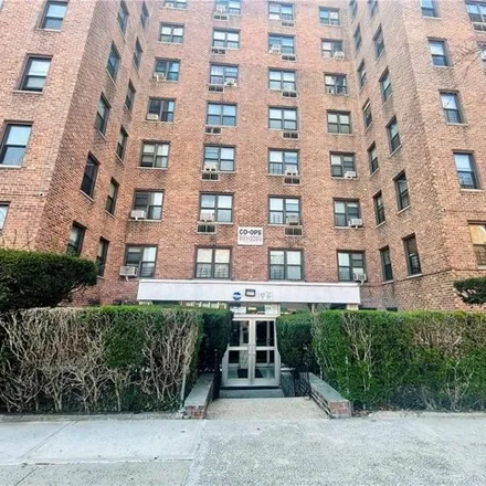 Buy this studio apartment on 2835 Webb Avenue in New York, NY 10468