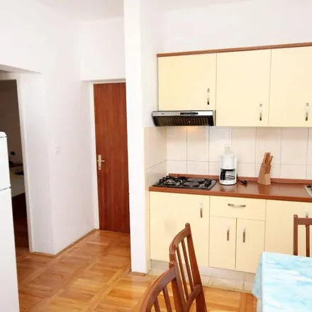Rent this 2 bed apartment on 23231 Petrčane