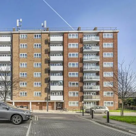 Image 4 - unnamed road, London, SW6 5QQ, United Kingdom - Apartment for sale